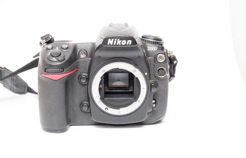 Nikon D300 + prískušenstvo