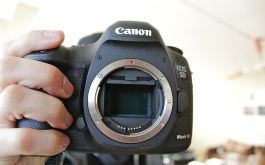 canon-eos-5d-mark-iii-dslr-fotoaparat-s-24-70mm-objektiv_5.jpg