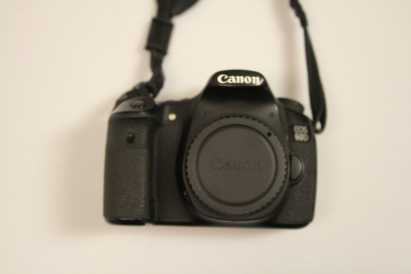 PREDÁM Canon 60d + battery grip