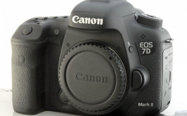 digitalny-fotoaparat-canon-eos-7d-mark-ii_4.jpg