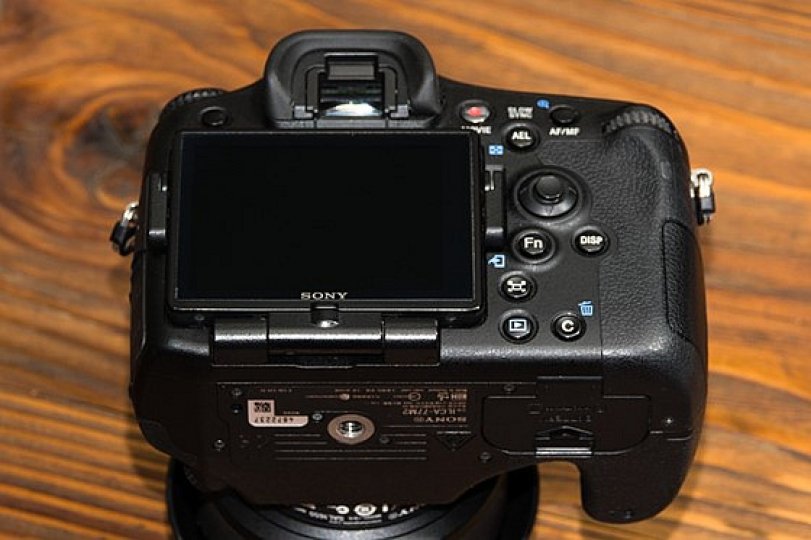 Sony A77II Telo + batery grip V ZÁRUKE