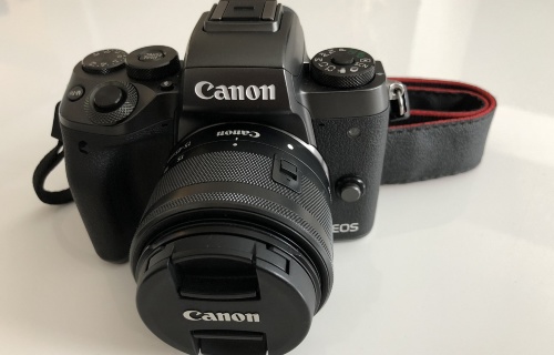 Canon EOS M5 + objektiv 15-45mm