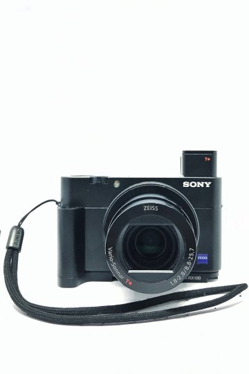 Sony RX100 MK V.