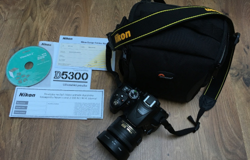 Predám Nikon D5300 s objektívom a  príslušenstvom