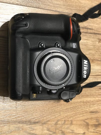 Nikon D4