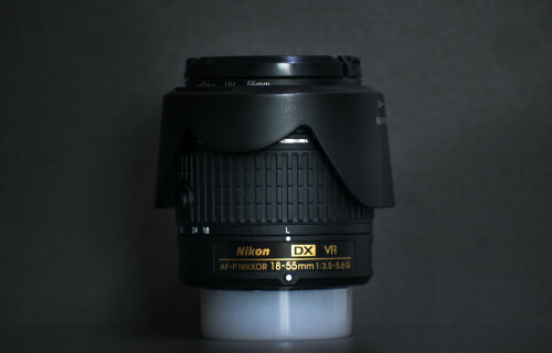 Objektiv Nikon AF-P 18-55 VR + UV filter +slnečná clona
