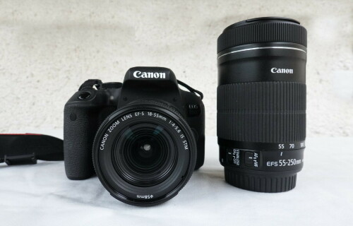 Zrkadlovka Canon 800D + 2 objektívy