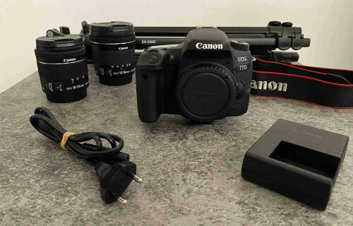 Canon EOS 77D 2x objektív, statív