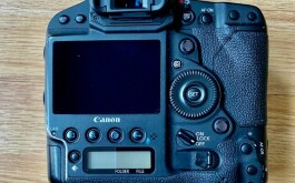 Canon EOS-1DX Mark II DSLR Camera (Body Only),..jpg